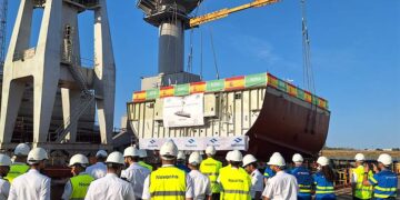 Momento de la puesta de quilla, con público / FOTO: Navantia