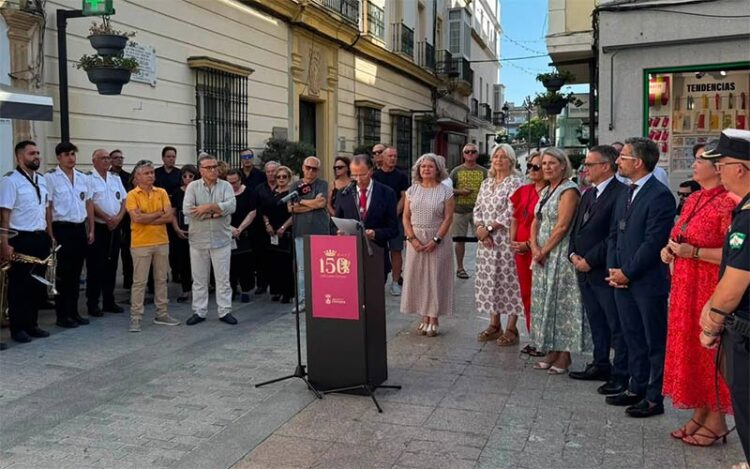 Acto institucional en la calle La Vega / FOTO: Ayto.