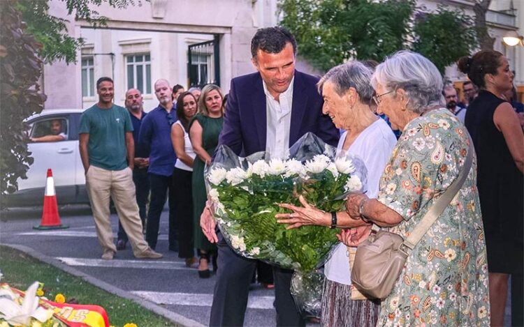 Un momento de la ofrenda floral / FOTO: Ayto.