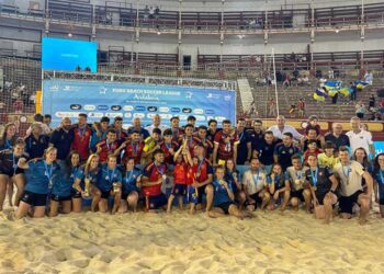 La selección de España celebrando el último Euro Beach Soccer League ganado en El Puerto / FOTO: Ayto.