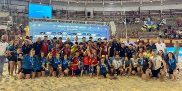 La selección de España celebrando el último Euro Beach Soccer League ganado en El Puerto / FOTO: Ayto.