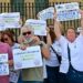 Protesta de las autoescuelas, el pasado julio ante la Subdelegación / FOTO: Eulogio García