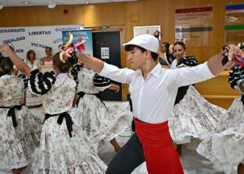 Bailes y música en la inauguración de la muestra / FOTO: Eulogio García