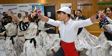 Bailes y música en la inauguración de la muestra / FOTO: Eulogio García