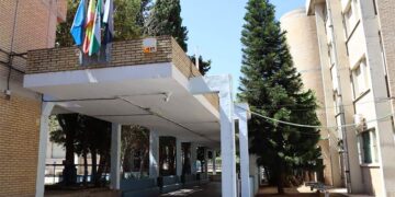 Acceso al IES Las Salinas / FOTO: Junta
