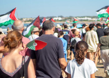 Riada de personas por Los Toruños, en agosto de 2026 / FOTO: Puerto Real por Palestina