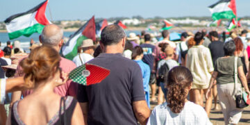 Riada de personas por Los Toruños, en agosto de 2026 / FOTO: Puerto Real por Palestina