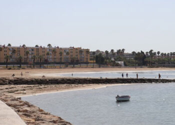 Tranquilidad en la playa La Cachucha de Puerto Real / FOTO: Ayto.