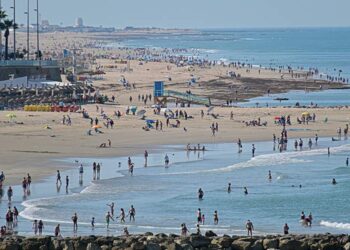 Una mañana playera de julio en la capital / FOTO: Eulogio García