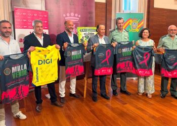 Presentando la carrera y su camiseta / FOTO: Ayto.