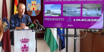 El alcalde anunciando la licitación de la obra / FOTO: Ayto.