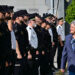 Flores saludando a nuevos policías en prácticas / FOTO: Eulogio García