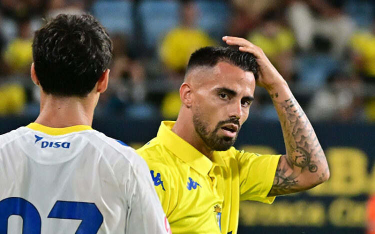 Disputando minutos en el pasado Trofeo ante la UD Las Palmas / FOTO: Eulogio García