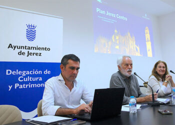 Presidiendo la última Mesa del Centro Histórico / FOTO: Ayto.