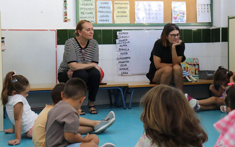 La alcaldesa ha iniciado el curso en la Escuela Viento del Sur / FOTO: Ayto.