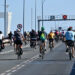 El viento no lo puso fácil a algunos de los ciclistas-manifestantes / FOTO: Eulogio García