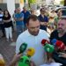 Leyendo el correspondiente manifiesto en la concentración de Cádiz / FOTO: Eulogio García