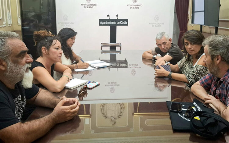 Un momento de la reunión con representantes de Somos Medussa / FOTO: AIG