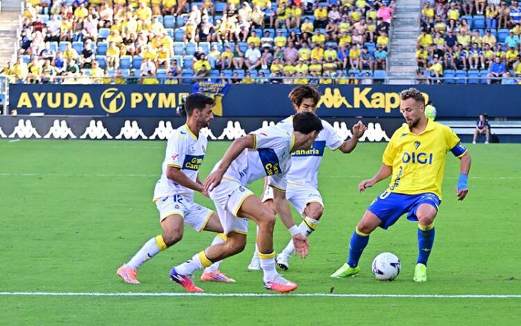 Javi Ontiveros, titular y capitán / FOTO: Eulogio García