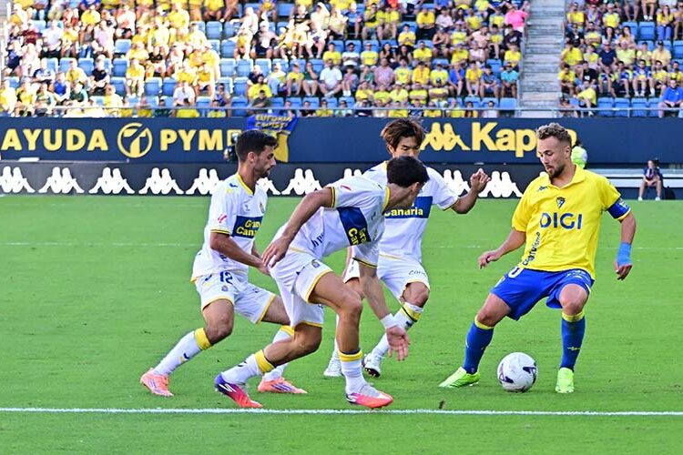 Javi Ontiveros, titular y capitán / FOTO: Eulogio García