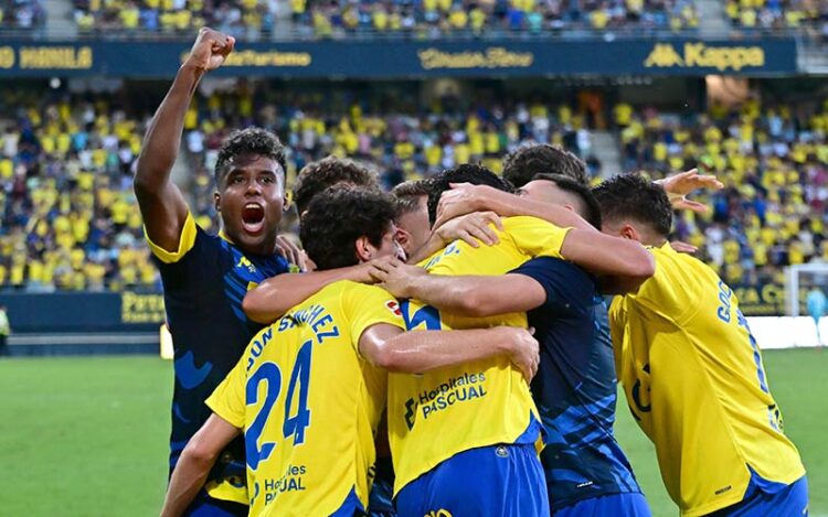 Celebrando uno de los goles anulados en el último partido en casa / FOTO: Eulogio García