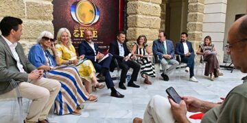 Presentando la programación en la Casa de Iberoamérica / FOTO: Eulogio García