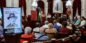 Un momento de la presentación de sello / FOTO: Eulogio García