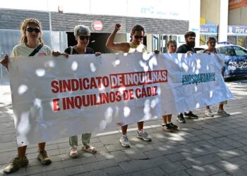 Apoyando a las puertas del Juzgado a Fani y Álex / FOTO: Eulogio García