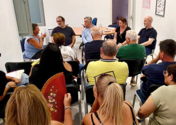 Un momento del encuentro entre socialistas y 5 de Abril / FOTO: PSOE